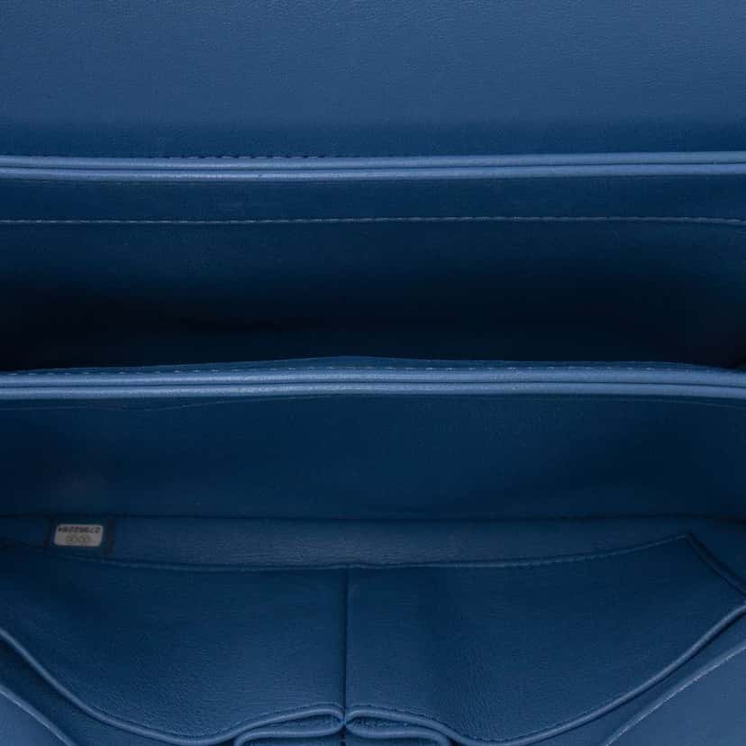 Chanel Small Quilted Lambskin Trendy CC Flap Blue Leather Good condition - Model View