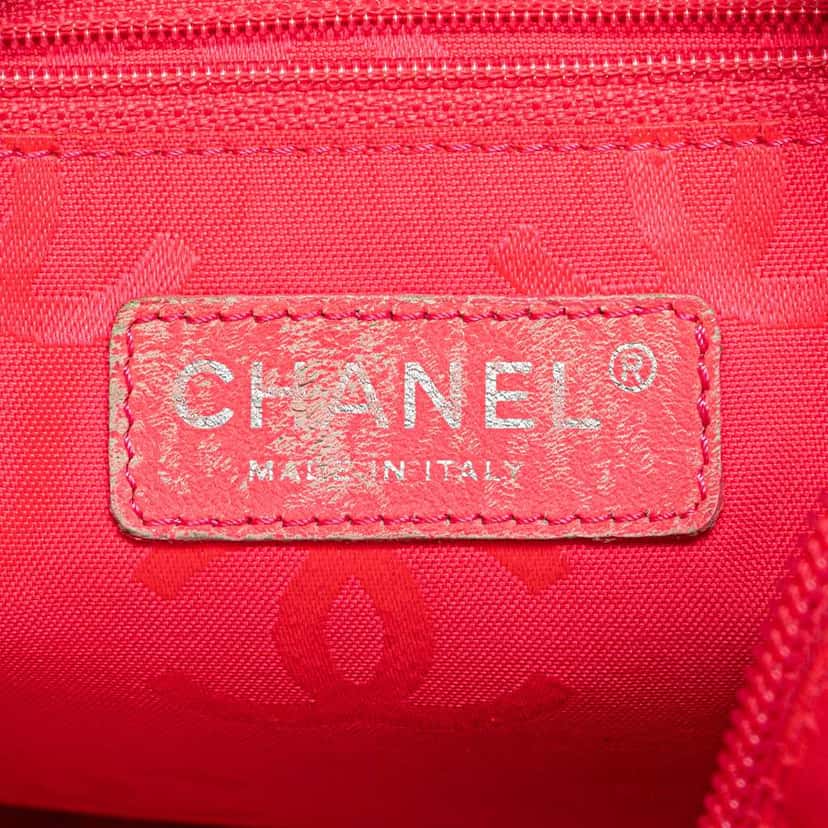 Chanel Medium Lambskin Cambon Ligne Tote Black Leather Good condition - Box View