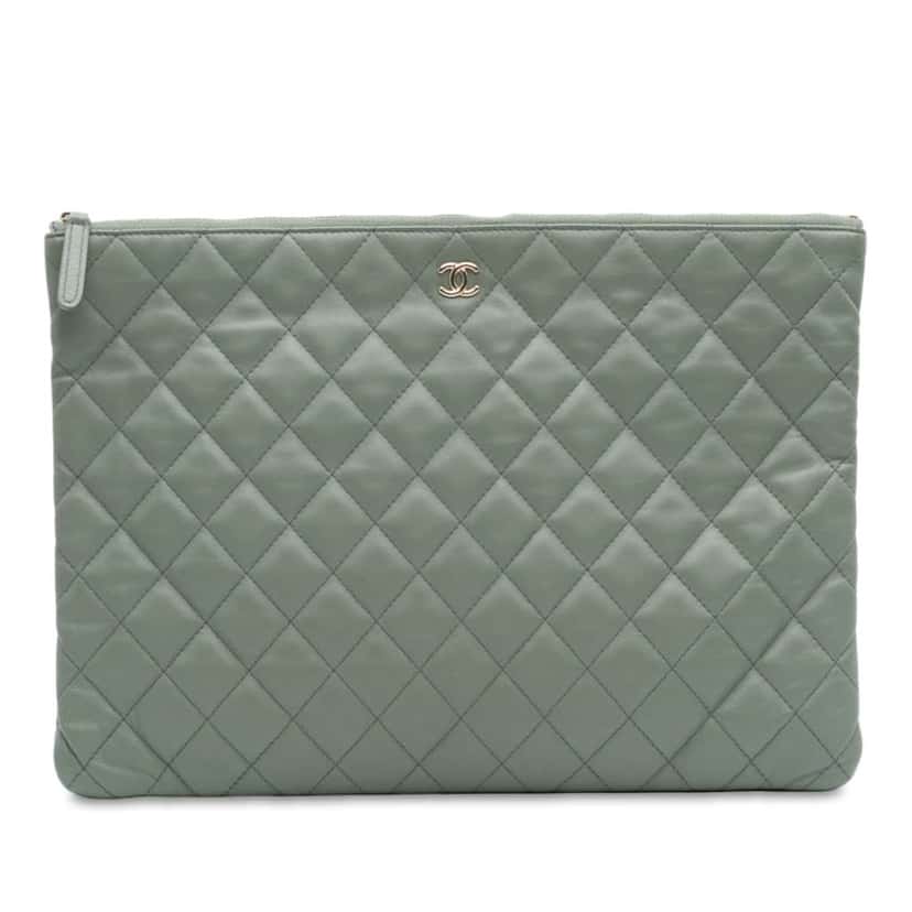Chanel Large Quilted Lambskin O Case Clutch Green Leather Good condition - Front View