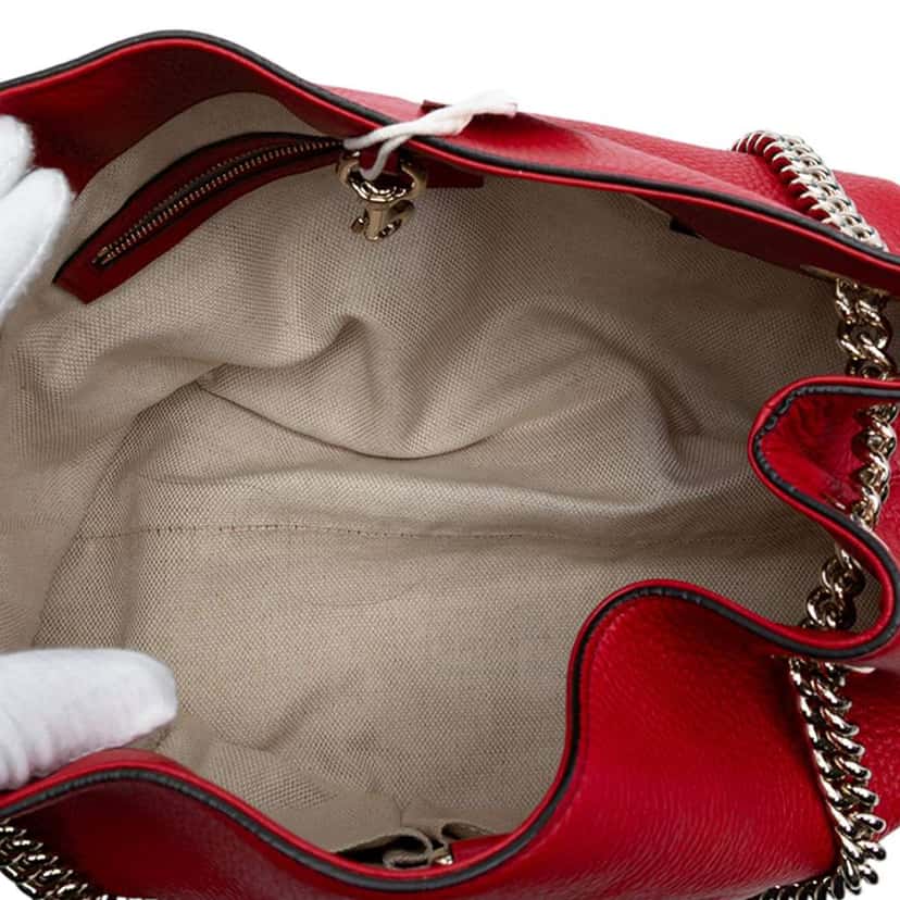 Gucci Medium Leather Soho Chain Tote Red Leather Good condition - Model View