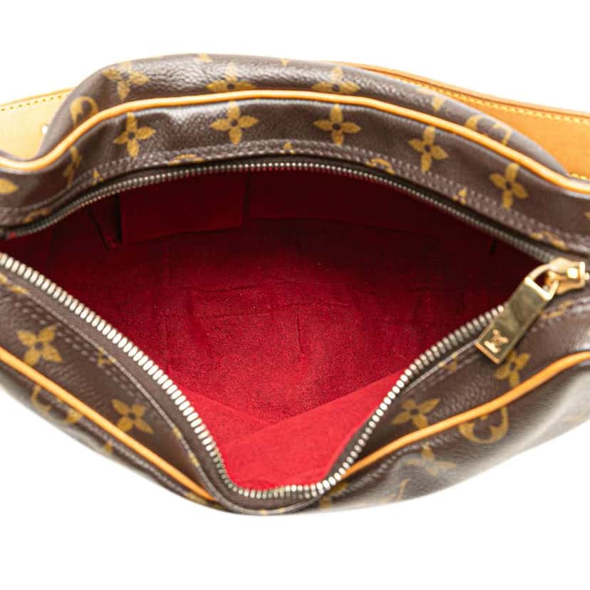 Louis Vuitton Monogram Croissant MM Brown Canvas Good condition - Model View