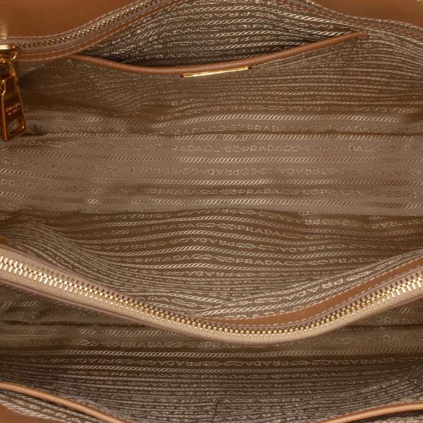 Prada Large Saffiano Lux Promenade Satchel Brown Leather Good condition - Model View