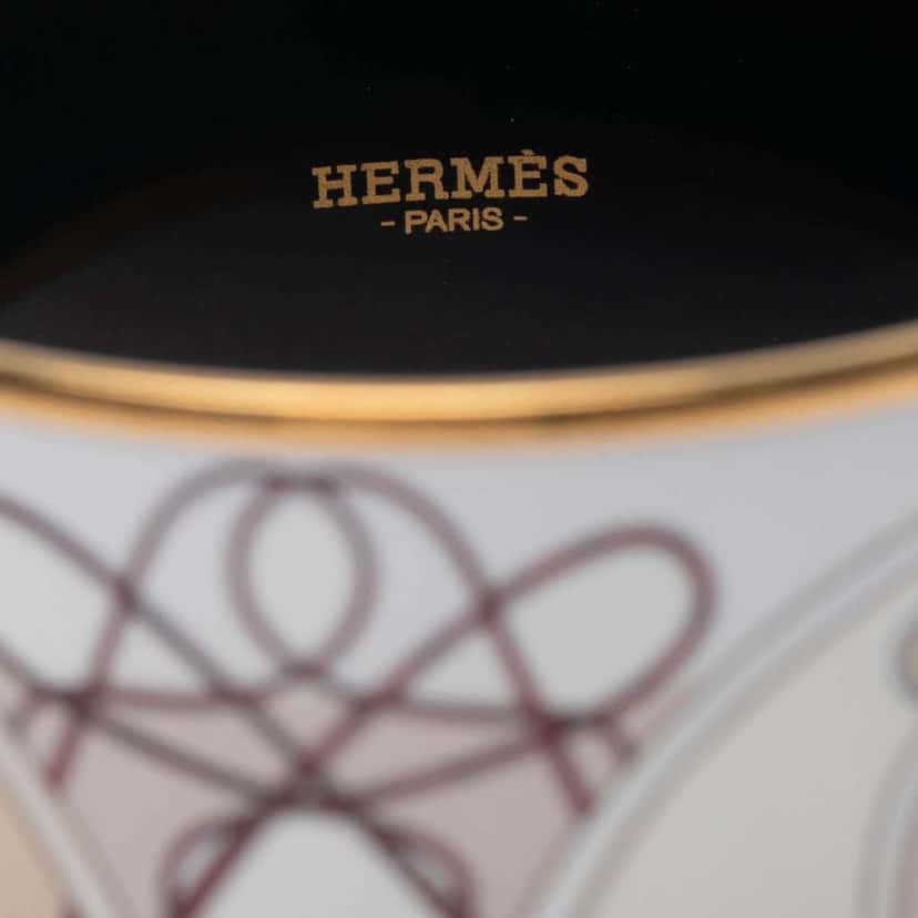 Hermès Extra Wide Enamel Coup de Fouet au Bloc Bracelet Gold Brass Good condition - Model View