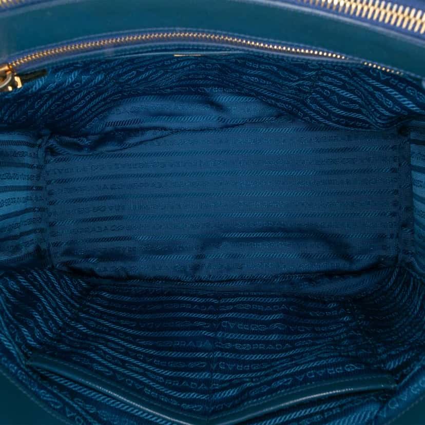 Prada Medium Saffiano Vernice Galleria Double Zip Satchel Blue Leather Good condition - Model View