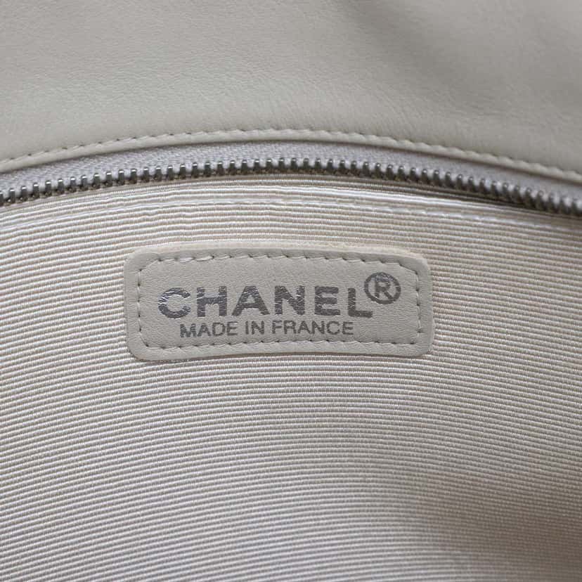 Chanel Lambskin Embossed CC Camellia Tote Brown Leather Very good condition - Box View