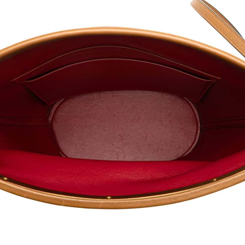 Celine Smooth Calfskin Clasp Bucket Bag Brown Leather Good condition - Model View