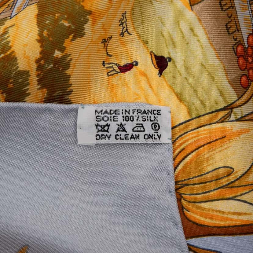Hermès Au Pays de Cocagne Silk Scarf Orange Silk Good condition - Box View