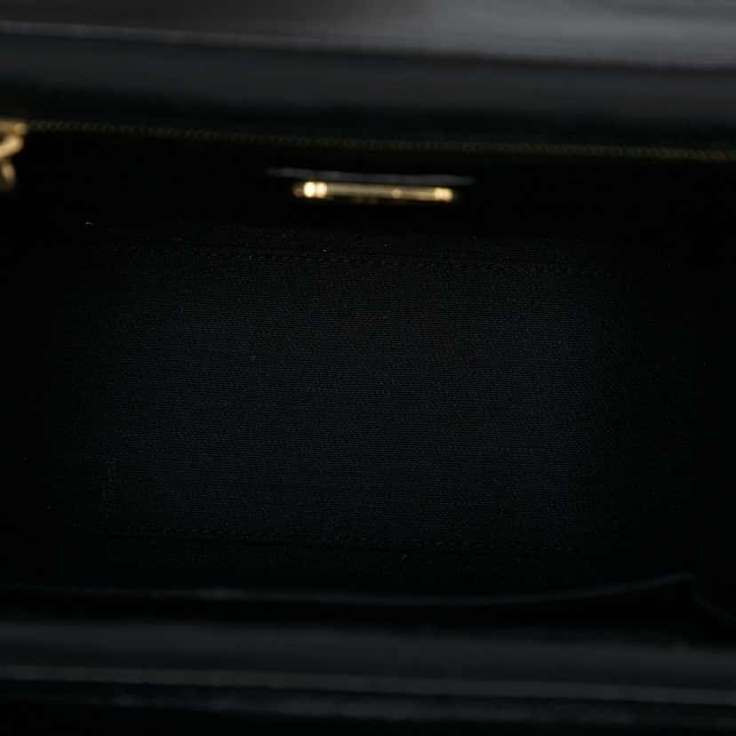 Fendi Velvet Push Lock Box Satchel Black Velvet Very good condition - Model View