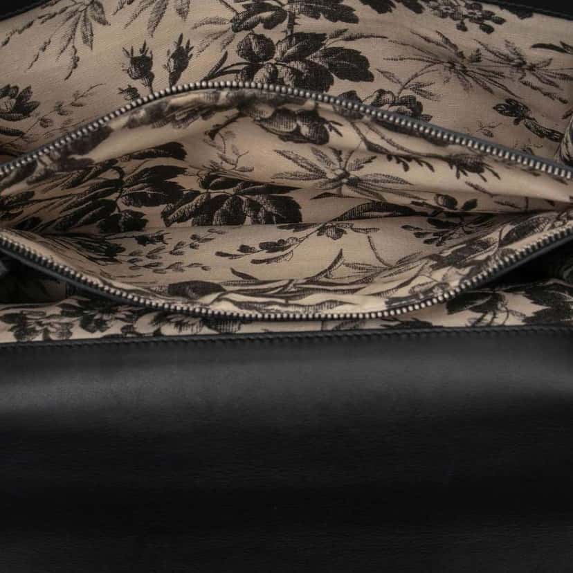 Gucci Medium Leather Dionysus Shoulder Bag Black Leather Good condition - Model View
