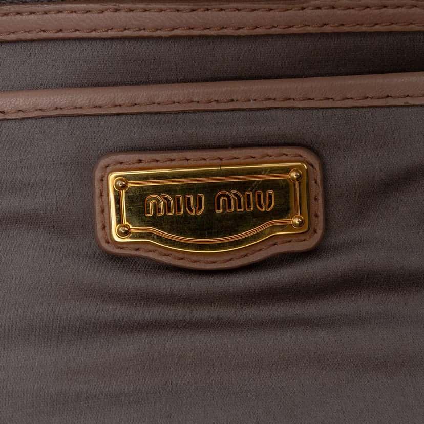 Miu Miu Matelasse Nappa Kiss Lock Clutch on Strap Brown Leather Good condition - Box View