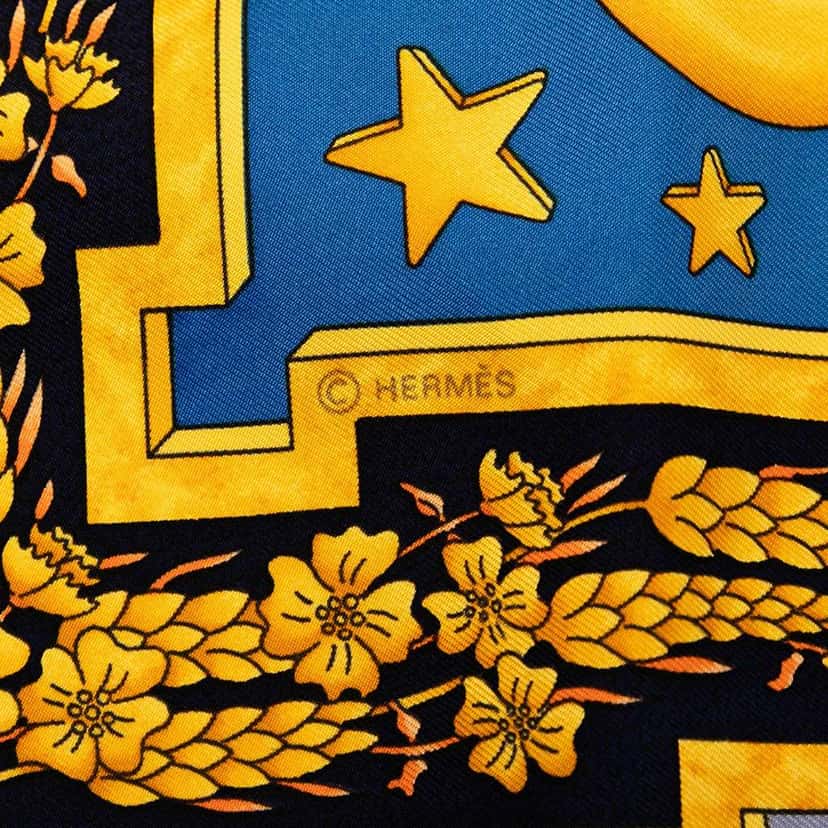 Hermès Carpe Diem Silk Scarf Purple Silk Good condition - Back View