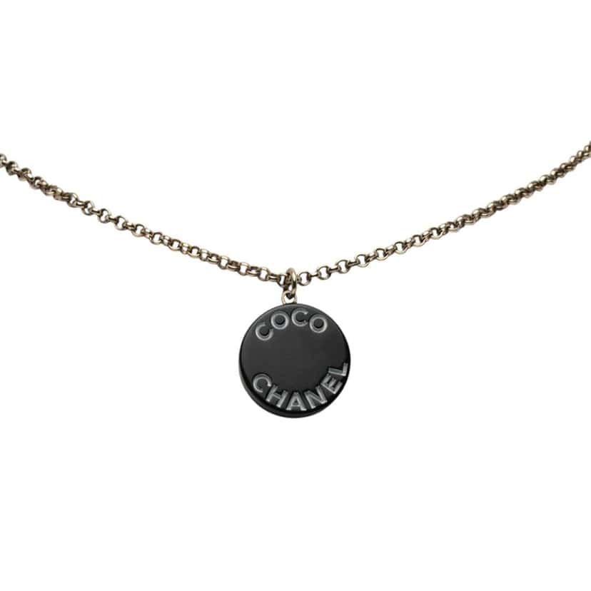 Chanel Silver Plated Round Resin Pendant Necklace Silver Good condition - Front View