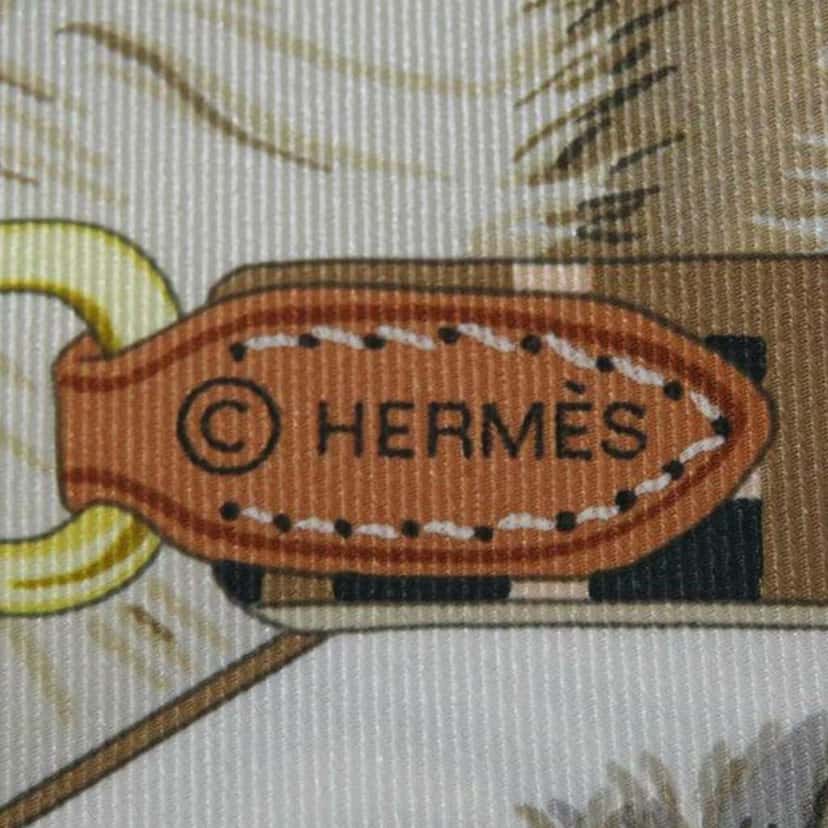 Hermès Jour de Casting Silk Scarf White Silk Good condition - Back View