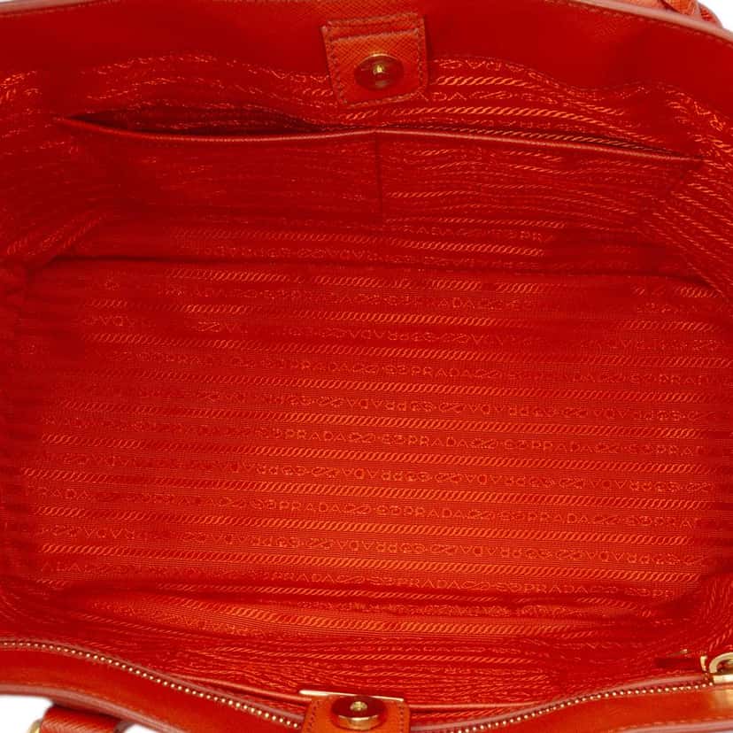 Prada Large Saffiano Lux Galleria Tote Orange Leather Good condition - Model View