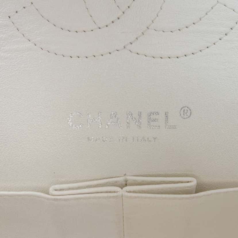Chanel Medium Classic Caviar Double Flap White Leather Fair condition - Box View