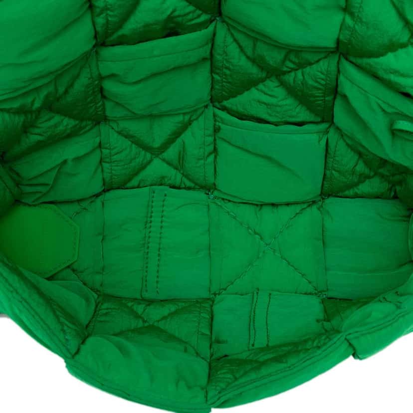 Bottega Veneta Nylon Intrecciato Padded Tech Cassette Crossbody Green Good condition - Model View