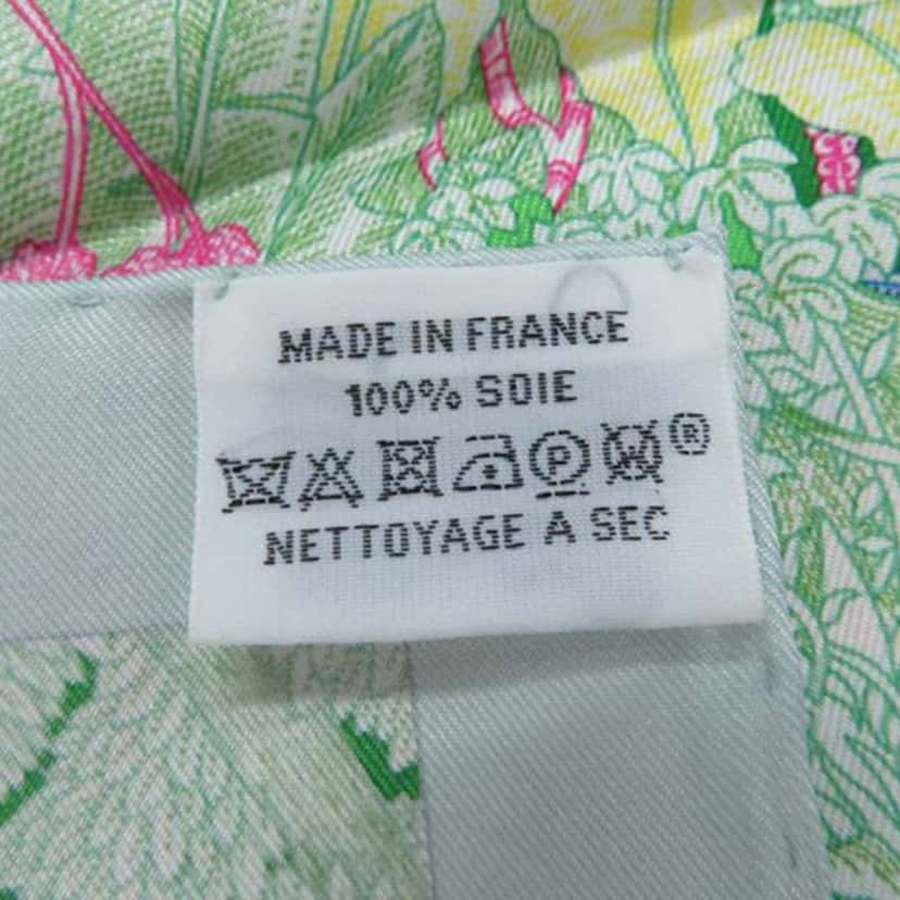 Hermès Faubourg Tropical Silk Scarf Green Silk Very good condition - Model View