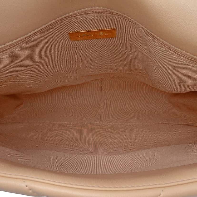 Chanel Maxi Lambskin 19 Flap Brown Leather Good condition - Model View