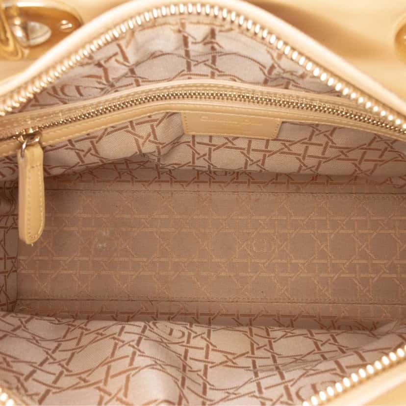 Dior Large Patent Cannage Lady Dior Brown Leather Good condition - Model View