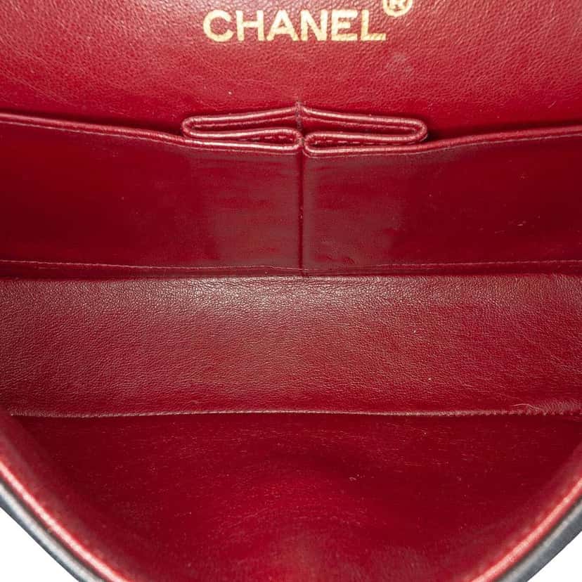 Chanel Small Classic Lambskin Double Flap Black Leather Good condition - Model View
