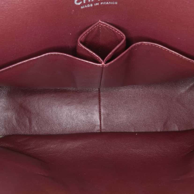 Chanel Jumbo Classic Lambskin Double Flap Black Leather Good condition - Model View