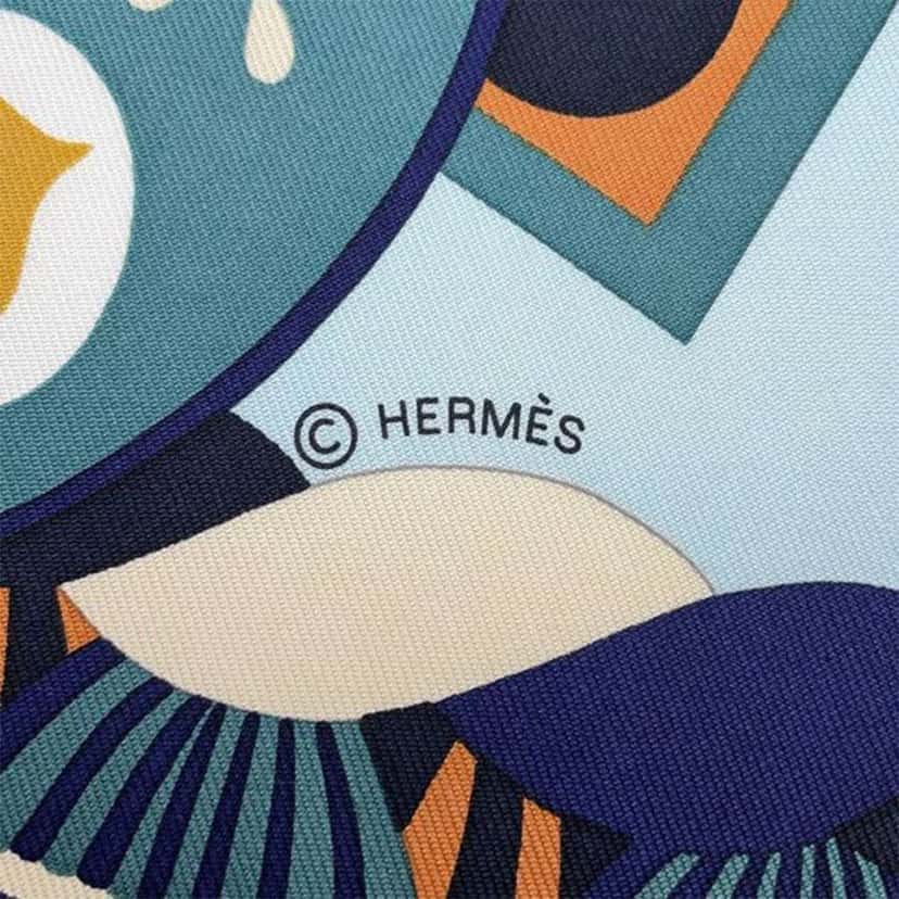 Hermès Haute Parure Silk Scarf Blue Silk Good condition - Inside View