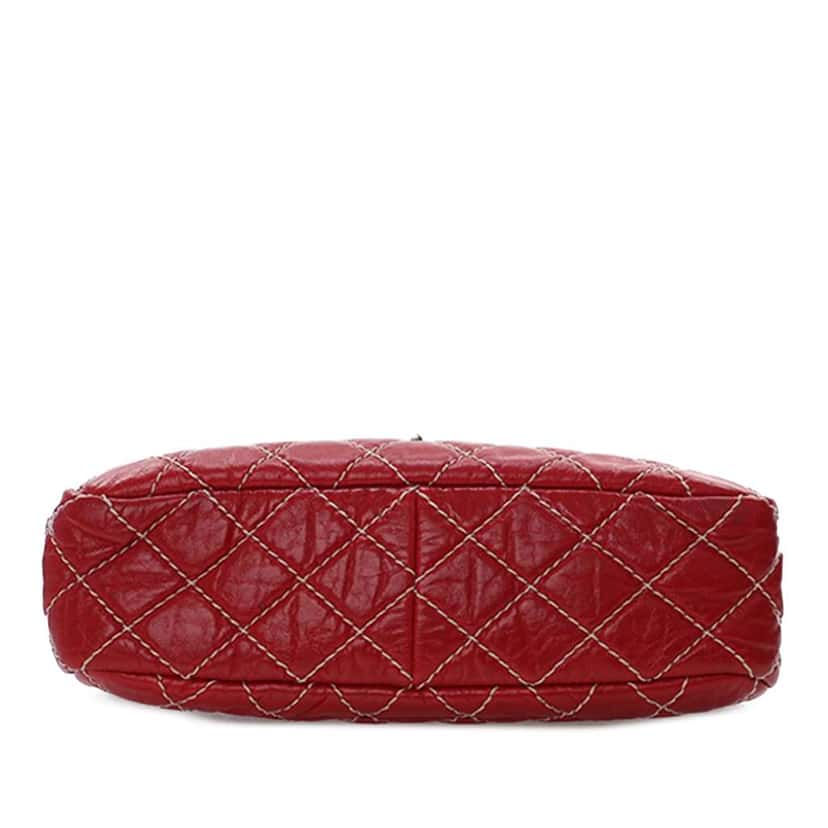 Chanel Medium Quilted Aged Calfskin Reissue Camera Bag Red Leather Good condition - Box View