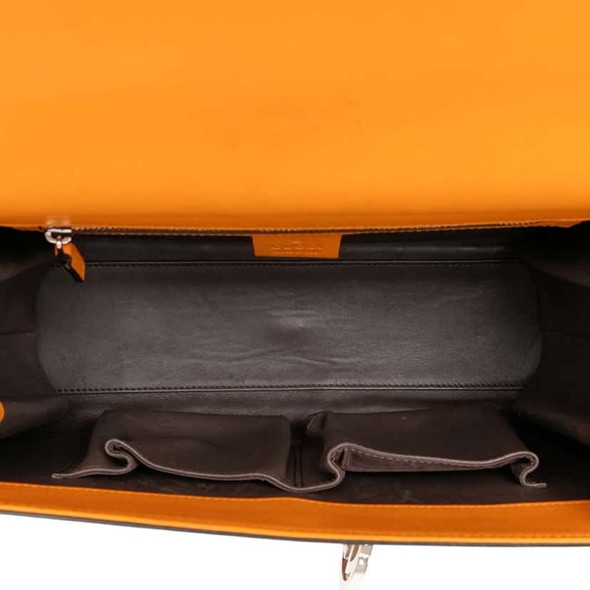 Gucci Medium Leather Dollar Interlocking G Crossbody Orange Leather Good condition - Model View