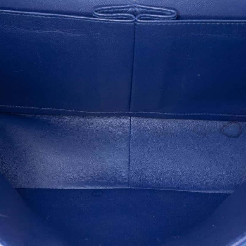 Chanel Jumbo Classic Patent Double Flap Blue Leather Good condition - Model View