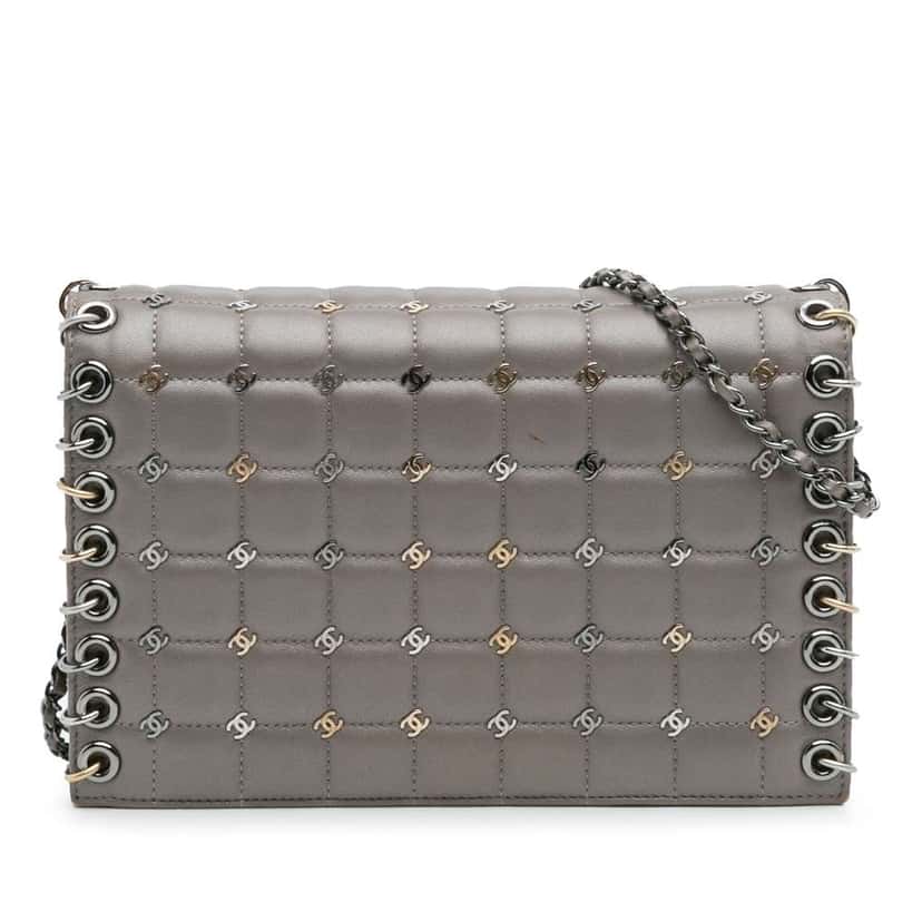 Chanel Small Lambskin Chocolate Bar CC Piercing Studded Chain Flap Grey Leather Very good condition - Front View