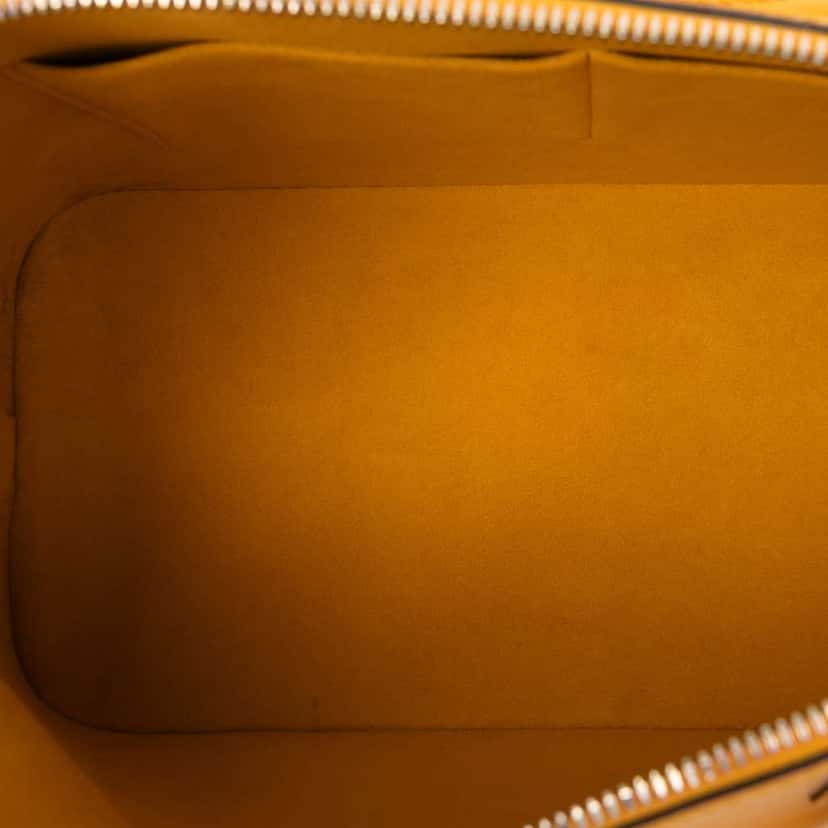 Louis Vuitton Epi Alma MM Yellow Leather Good condition - Model View
