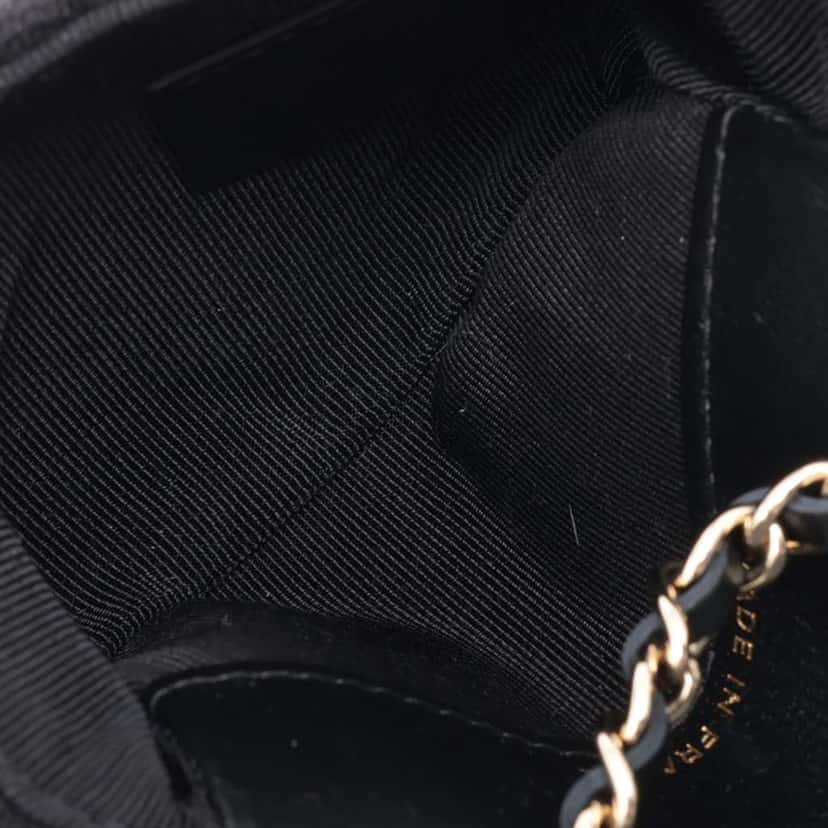 Chanel Mini Classic Jersey Flap Belt Bag Black Cotton Very good condition - Model View