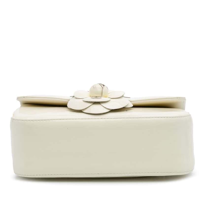 Chanel Small Patent Camellia Single Flap White Leather Very good condition - Inside View