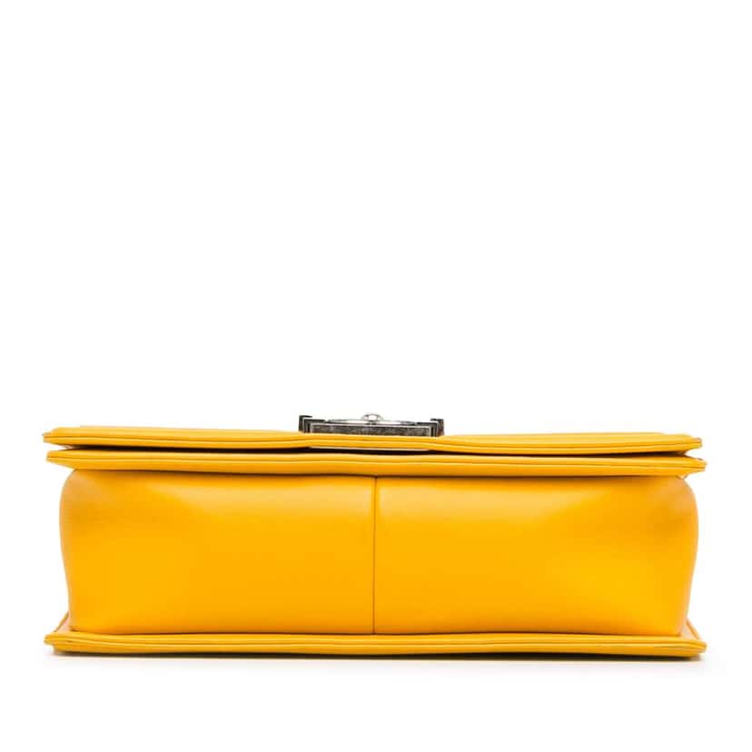 Chanel Old Medium Quilted Lambskin Boy Flap Yellow Leather Good condition - Model View