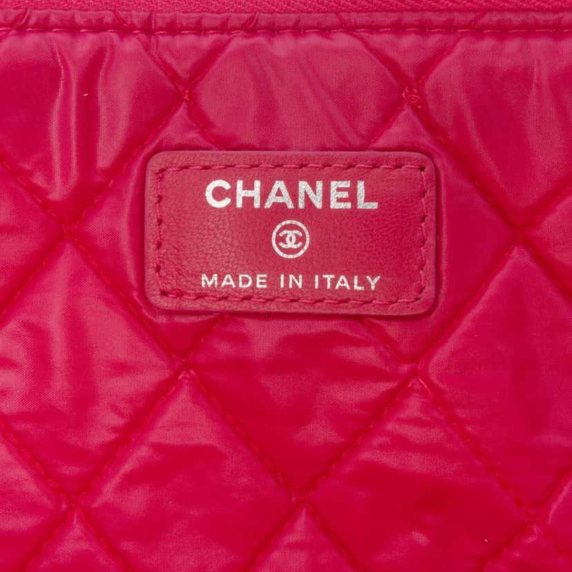 Chanel Large Quilted Lambskin O Case Clutch Pink Leather Good condition - Box View