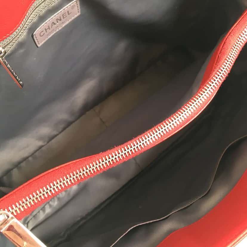 Chanel Caviar Grand Shopping Tote Red Leather Good condition - Box View