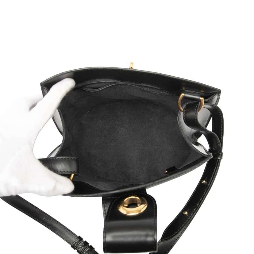 Louis Vuitton Epi Cluny Black Leather Good condition - Model View