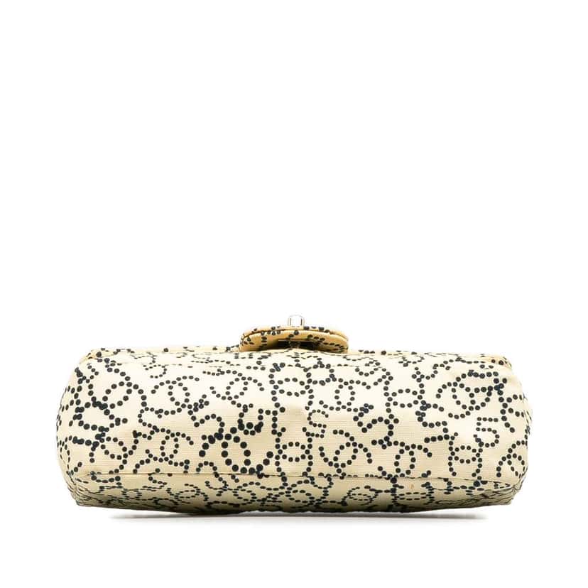 Chanel CC No.5 Canvas Flap Bag Brown Canvas Good condition - Model View