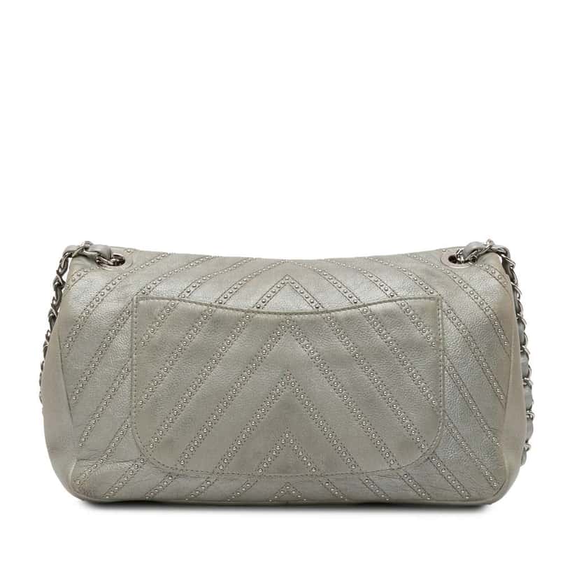 Chanel Medium Chevron Calfskin Stud Wars Flap Silver Leather Very good condition - Inside View