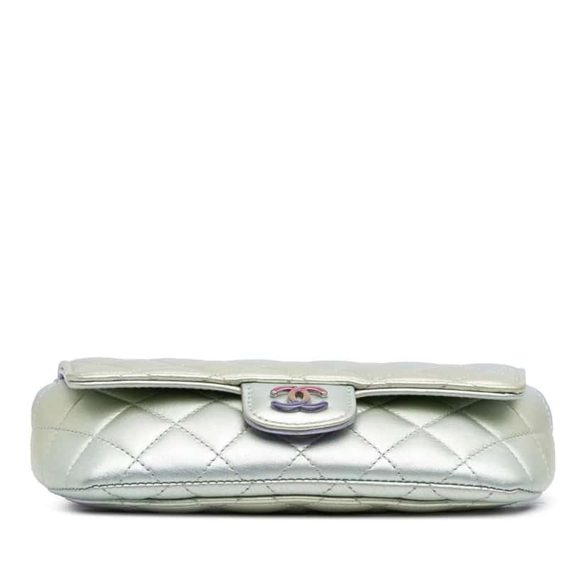Chanel Gradient Metallic Quilted Calfskin Glasses Case With Chain Silver Leather Good condition - Inside View