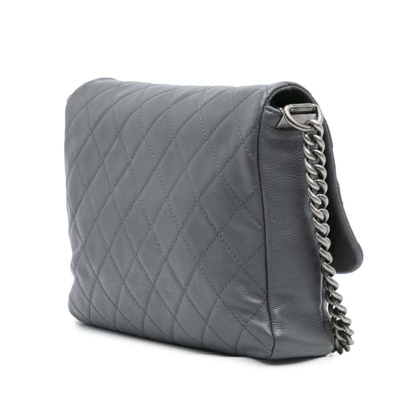 Chanel Quilted Calfskin Couture Messenger Bag Grey Leather Good condition - Back View