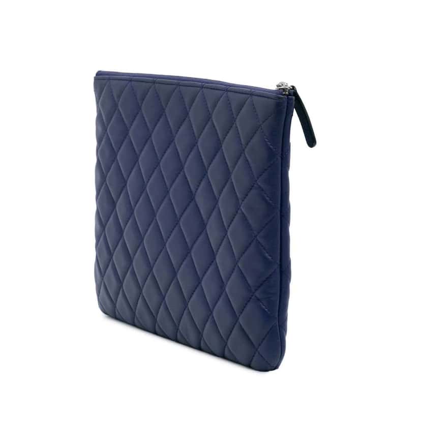 Chanel Medium Quilted Lambskin O Case Clutch Blue Leather Good condition - Back View