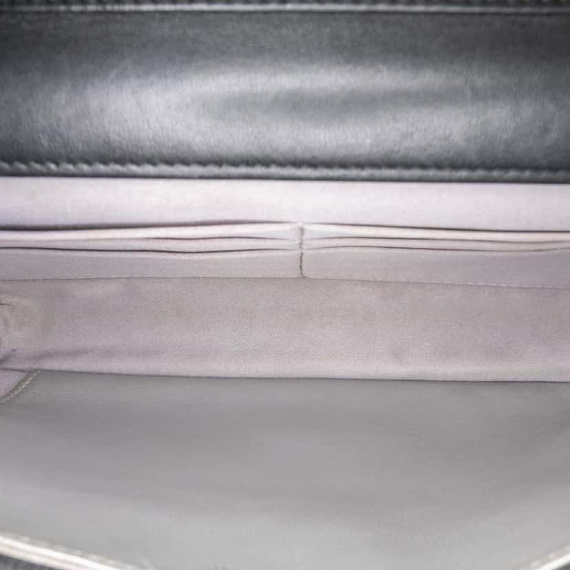 Chanel Camellia Embossed Lambskin Wallet On Chain Black Leather Very good condition - Model View