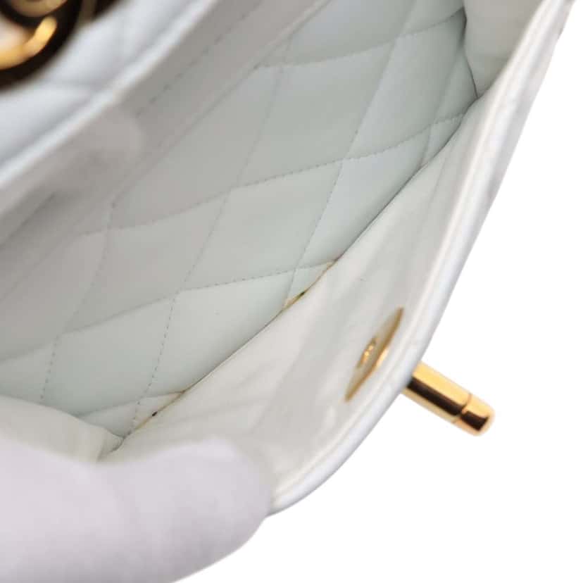 Chanel Medium Quilted Lambskin Duma Backpack White Leather Good condition - Inside View
