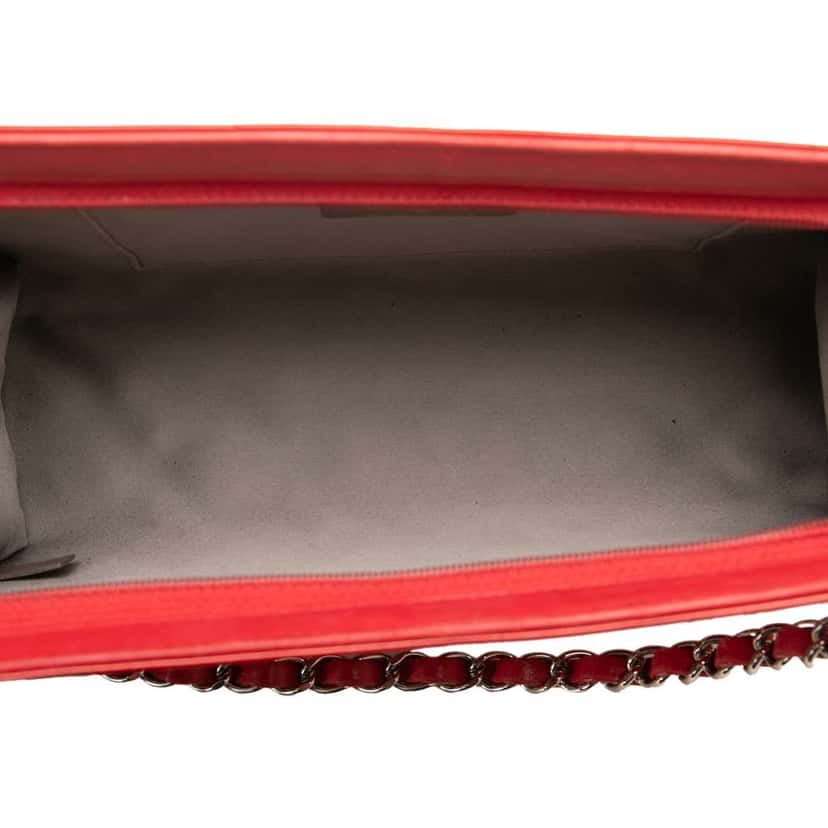 Chanel Patent Calfskin Lucky Symbols Pochette Red Leather Good condition - Model View