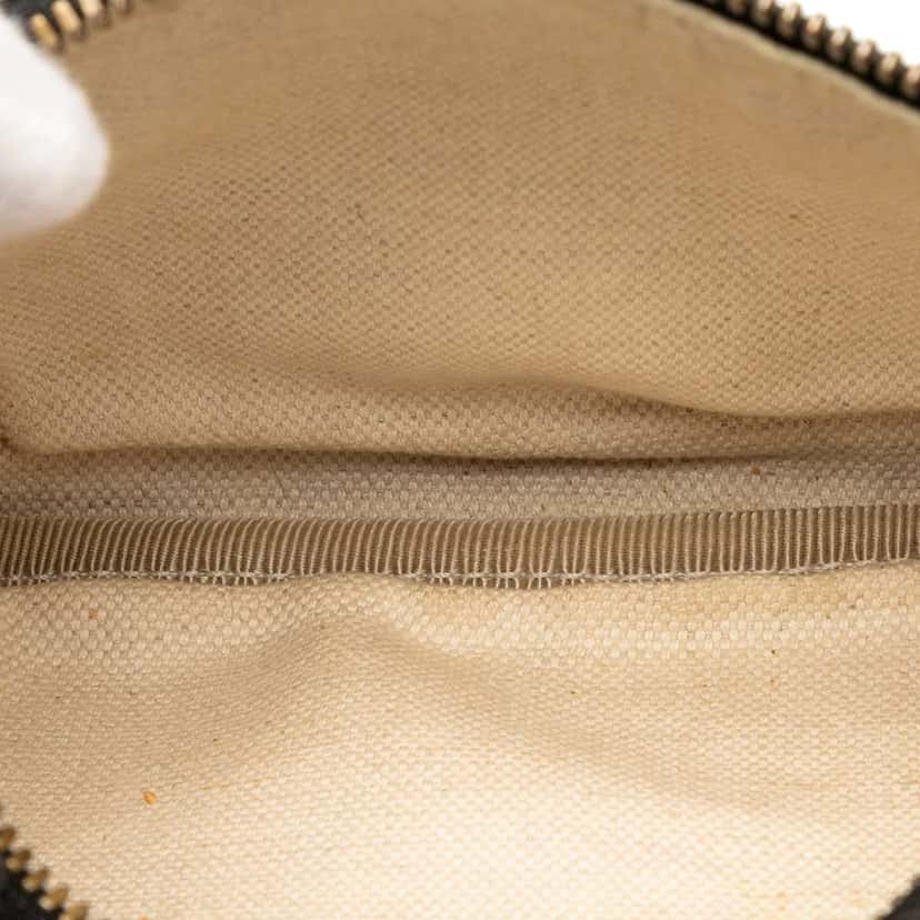 Gucci Small Grained Calfskin Logo Belt Bag Black Leather Good condition - Model View