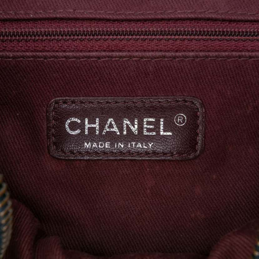 Chanel Small Glazed Calfskin Duo Color Flap Blue Leather Good condition - Box View