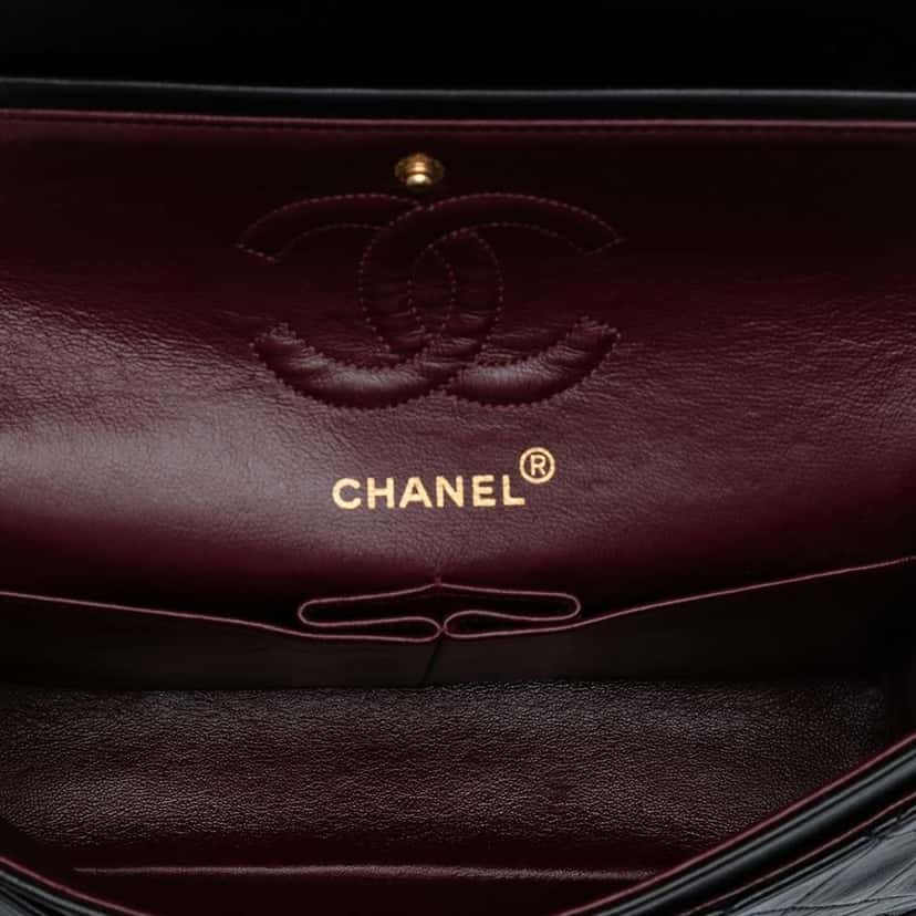 Chanel Small Classic Lambskin Double Flap Black Leather Good condition - Model View