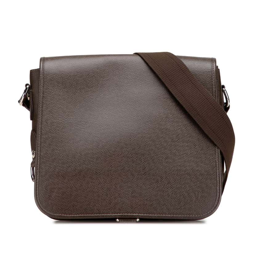 Louis Vuitton Taiga Andrei Brown Leather Good condition - Front View