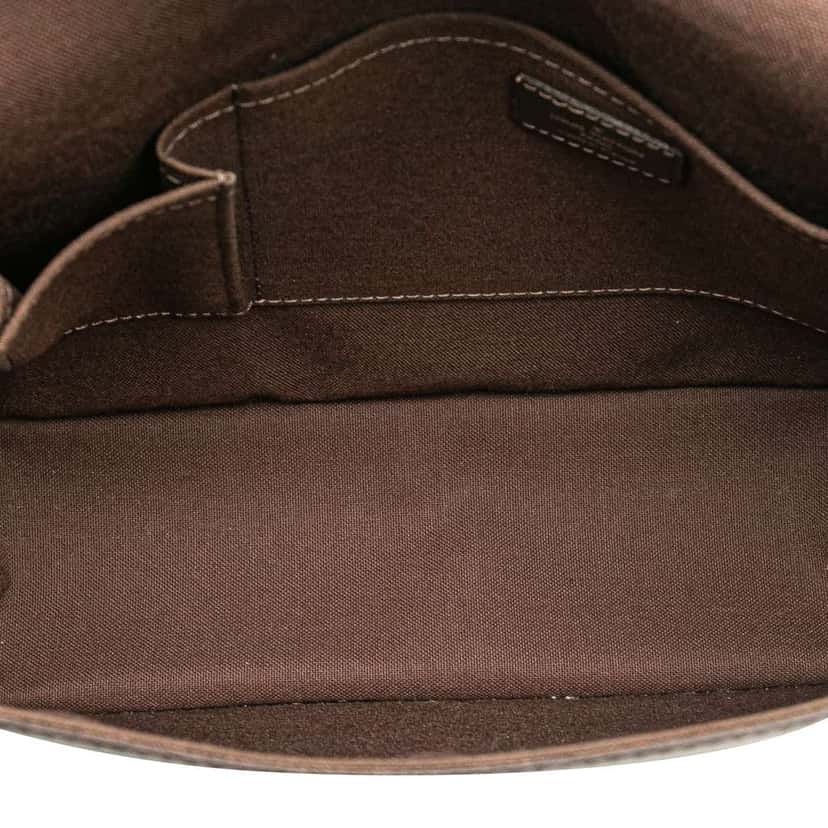 Louis Vuitton Taiga Andrei Brown Leather Good condition - Model View
